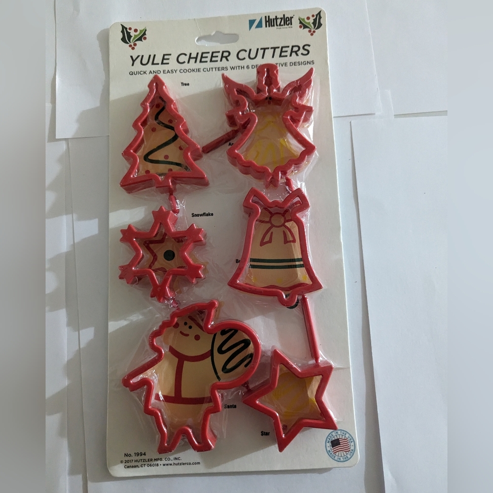 Hutzler 6pc yule cheer Christmas Holiday cookie cutter set